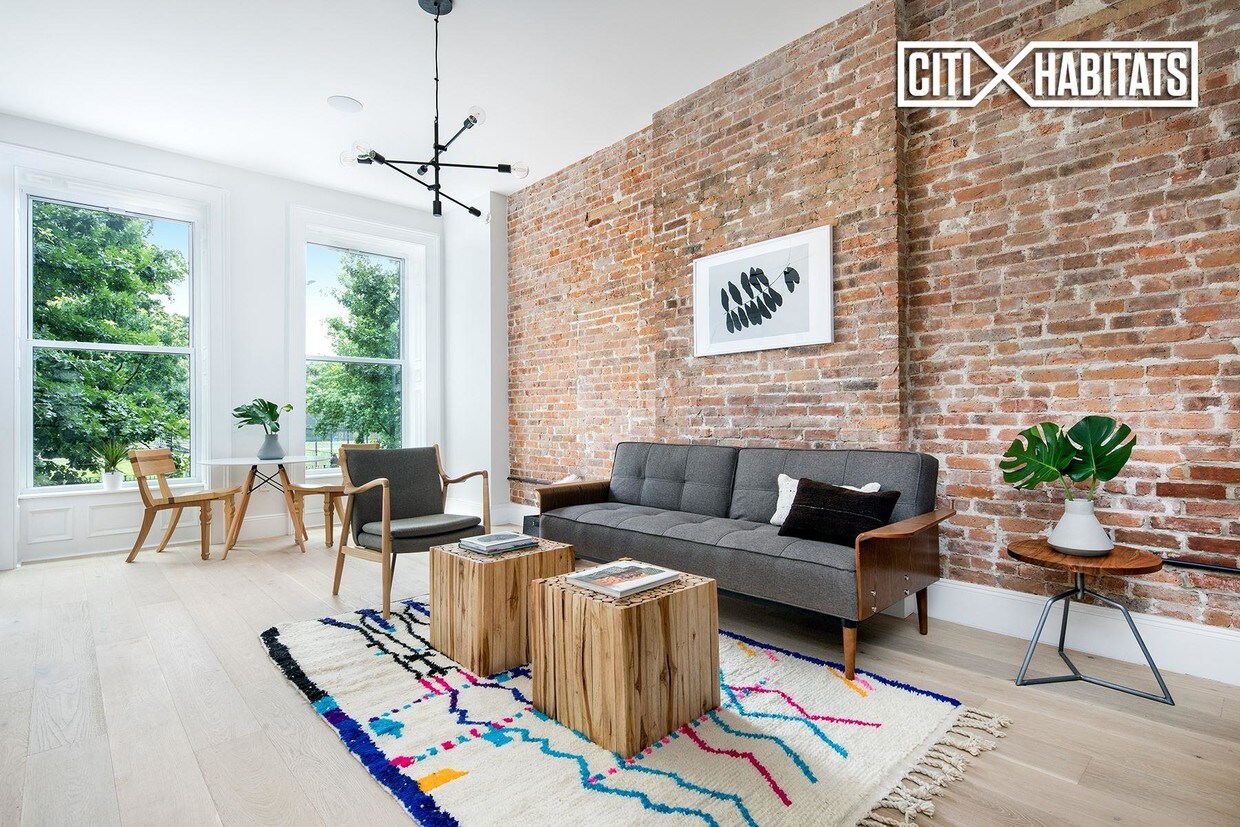 Foto principal - 675 Lafayette Ave