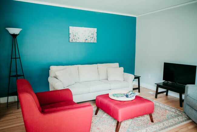 Foto del edificio - 719 Skyline Dr