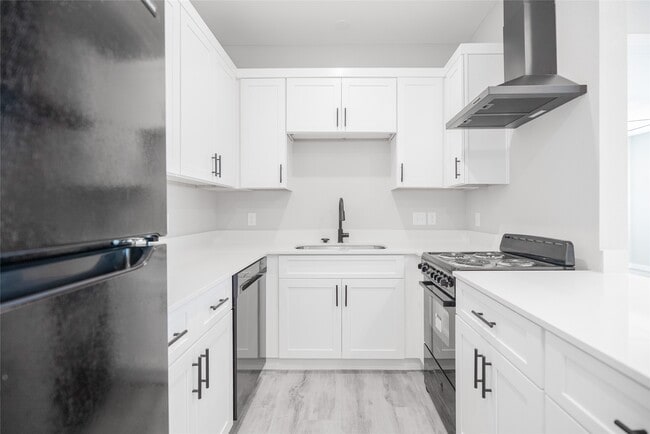 Foto del edificio - 2101 Reinke Rd