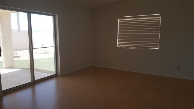 Foto del edificio - Pool Home Unfurnished Long Term