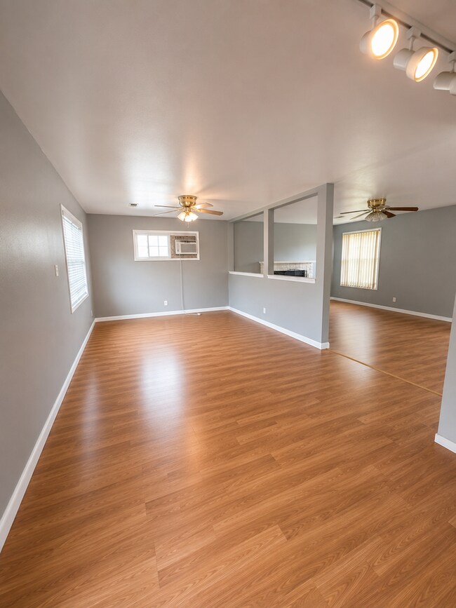 Building Photo - 713 St Martin Dr