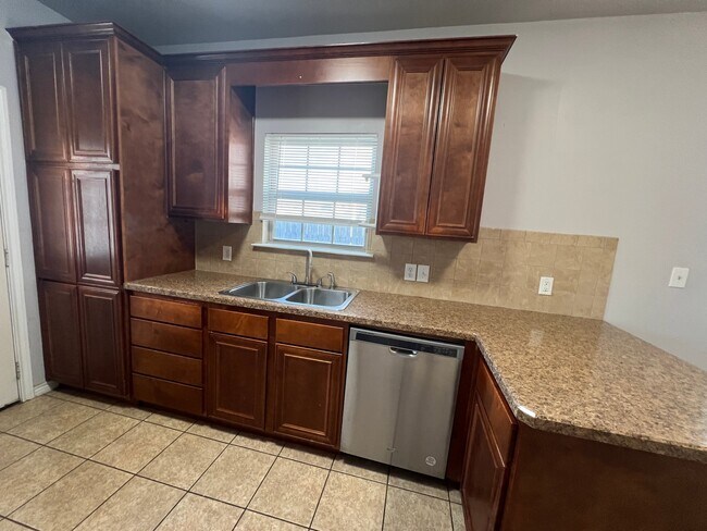 Foto del edificio - 904-906 Parkplace Ridge