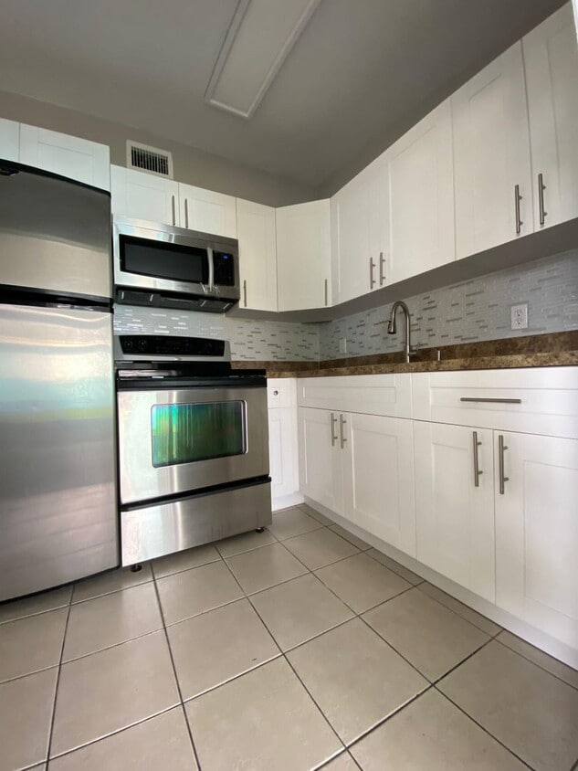 Foto principal - 340 NE 11th Ave