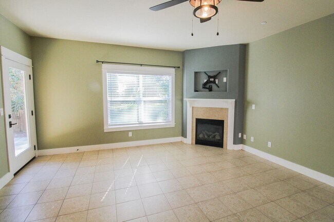 Foto del edificio - Walnut Grove 3 Bedroom Townhouse