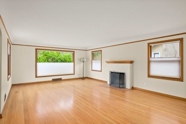 Foto del edificio - 3837 NE 17th Ave