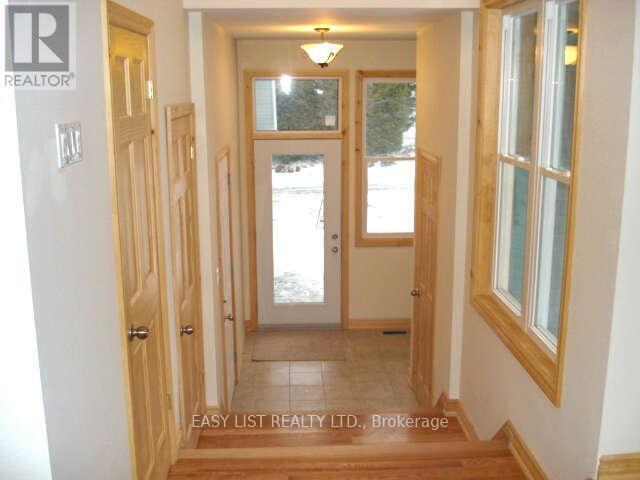 Photo du bâtiment - 274 Douglas Rd