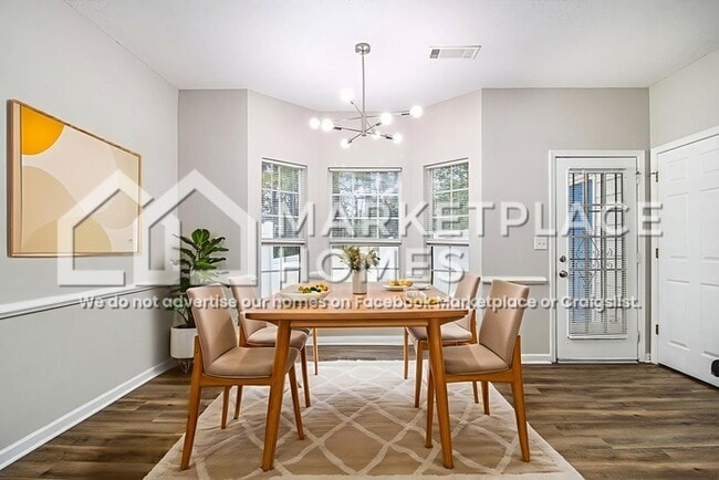 Foto del edificio - 6432 Parkway Trace