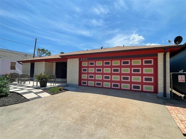 Building Photo - 1311 12th St