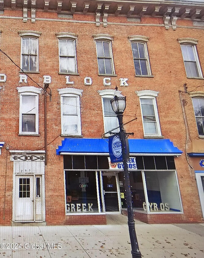 Foto principal - 295 Main St