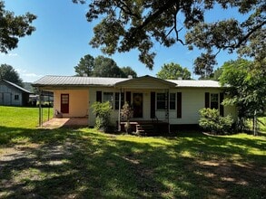 Building Photo - 580 Jones Rd