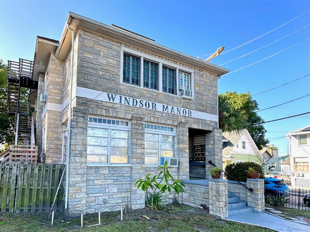 Foto principal - 730 4th Ave N