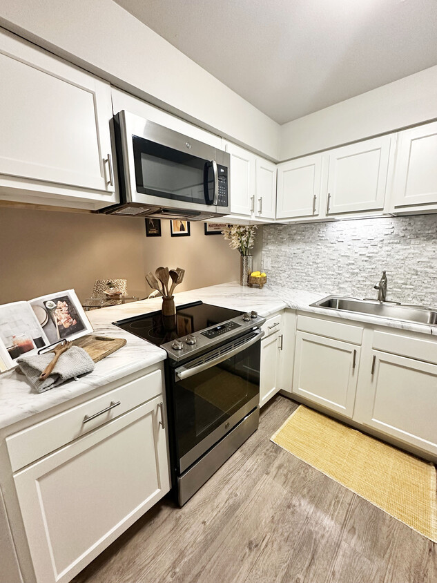 Newly Renovated Kitchens - Rockwood Springs