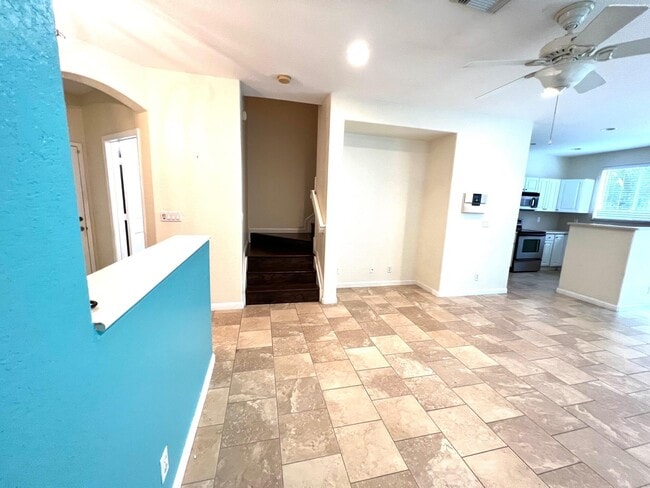 Building Photo - 3203 Scarletta Dr