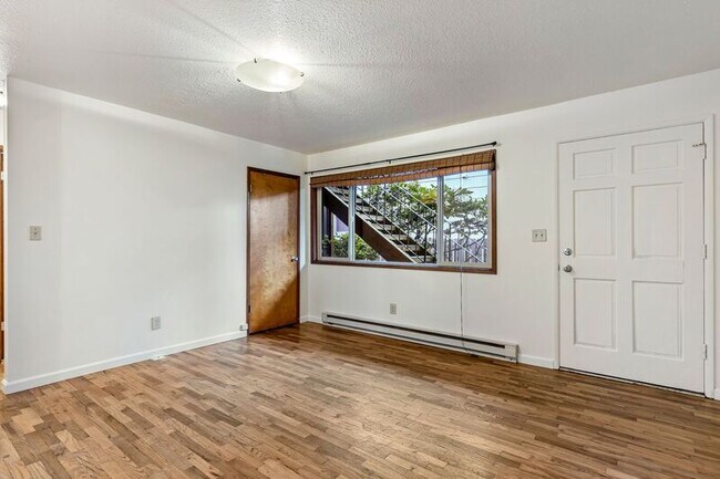 Photo - 121 SE 30th Pl Apartment