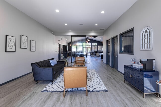 Building Photo - The Windsor Apartments