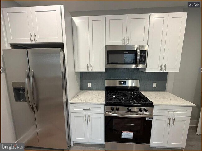 Foto del edificio - 1931 Montrose St