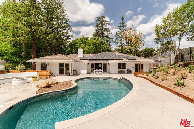 Building Photo - 15514 Del Gado Dr