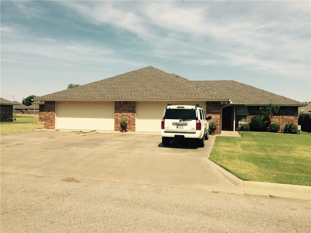 2015 Berry Ave, Weatherford, OK 73096 Room for Rent in Weatherford