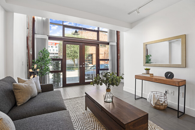 Foto del edificio - 940 E 2nd St