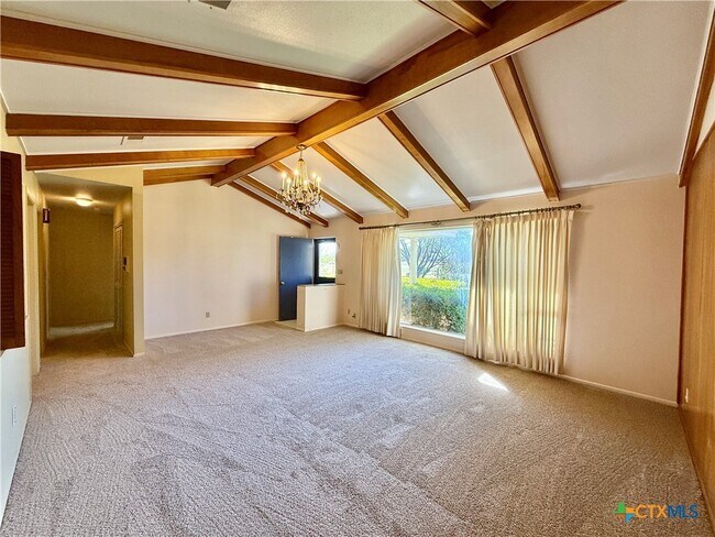 Foto del edificio - 1050 Elizabeth Ave