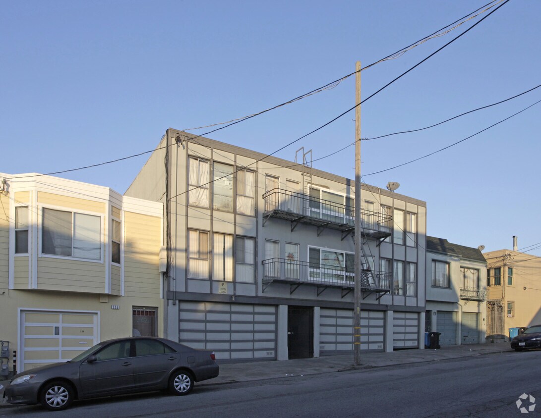 Building Photo - 241 Plymouth Ave