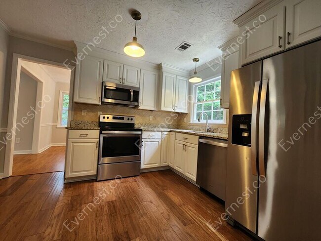 Building Photo - 2219 Heritage Trace Dr
