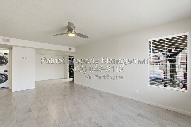 Building Photo - 839 S Westwood