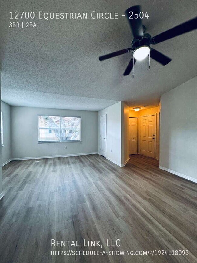 Foto del edificio - 12700 Equestrian Cir