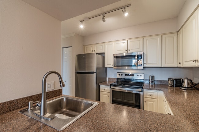 Building Photo - 2333 Feather Sound Dr