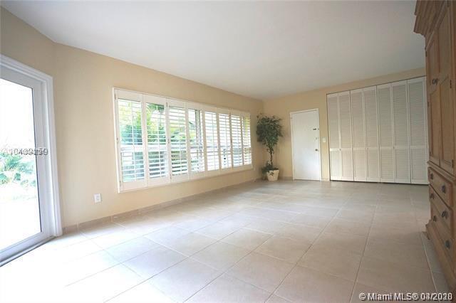 Building Photo - 9940 Collins Ave