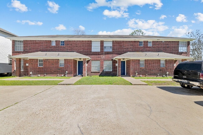 Photo - Recently updated 2-bedroom, 1.5-bathroom a... Apartment