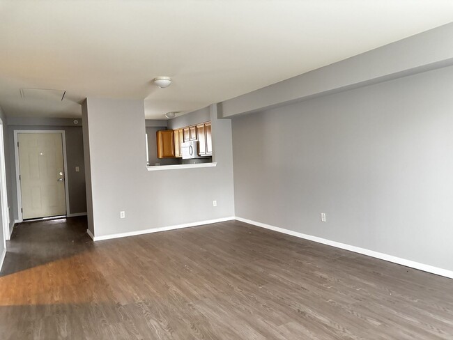 Building Photo - Welcome to Belleau Woods!