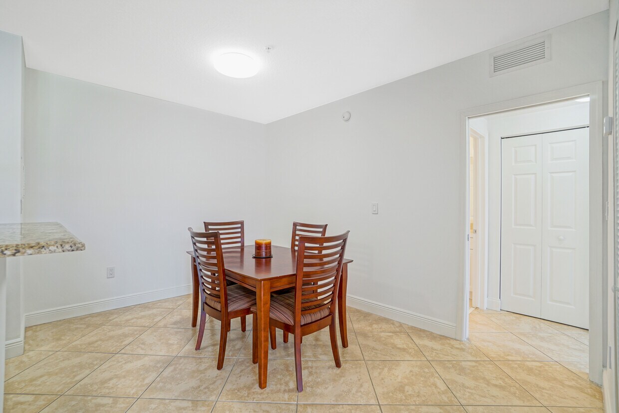 Primary Photo - 6841 SW 44th St