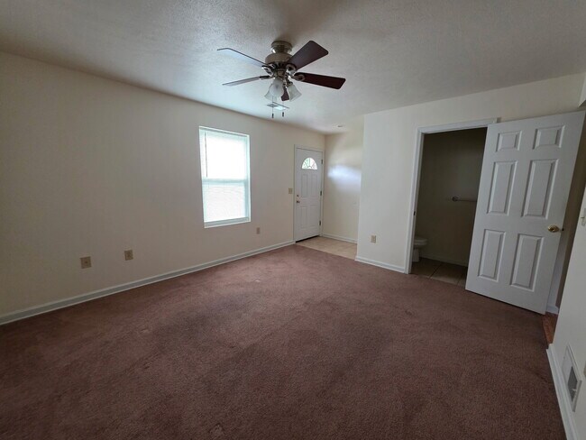 Building Photo - 819 Villa Sites Ave