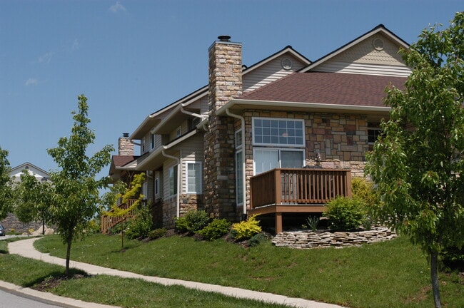 Building Photo - The Boulders at Deer Park