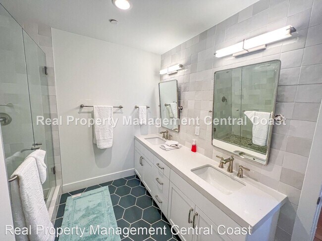 Building Photo - 2 br, 2.5 bath House - 215 1st Street