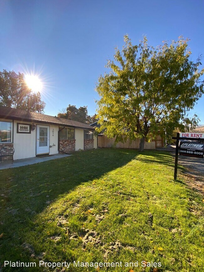 Building Photo - 3 br, 1 bath House - 3016 Sands St