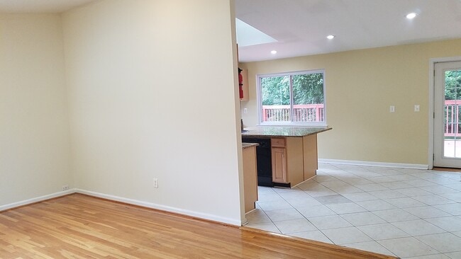 Building Photo - 501 Lamberton Dr