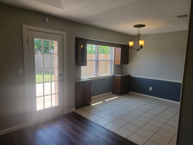 Building Photo - 1713 Wilderness Dr