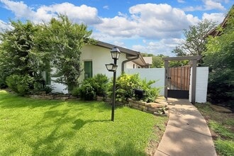 Building Photo - 2646 Heatherwood Dr