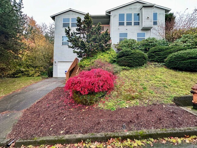 Charming Duplex 2 Bed 2 Bath w/ Single Car... - Charming Duplex 2 Bed 2 Bath w/ Single Car... Townhome