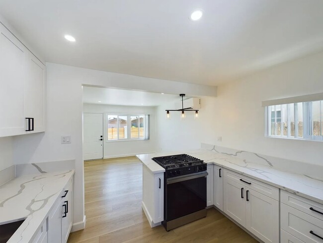 Building Photo - 3252-3254 Jemez Dr