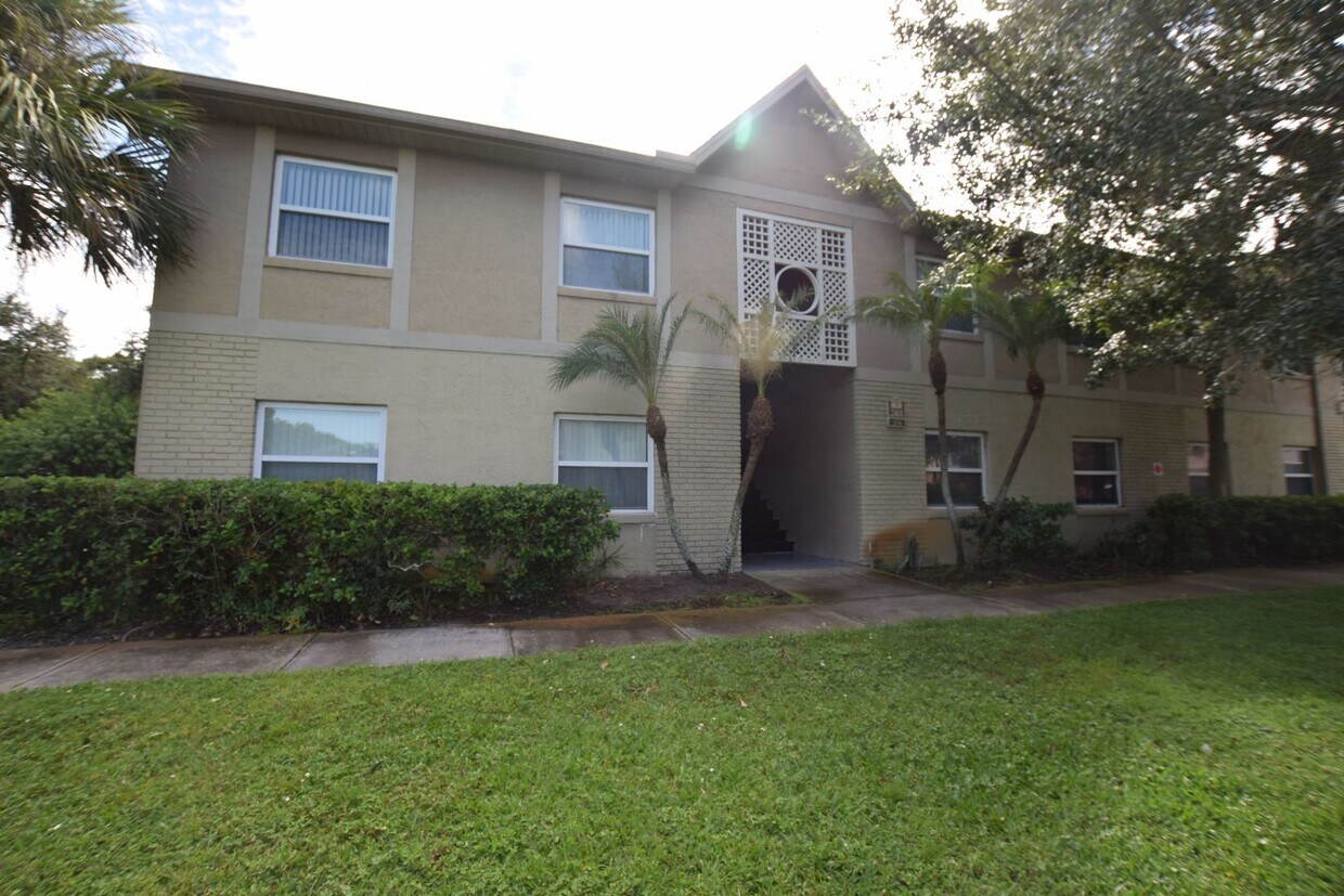 Primary Photo - 2401 Barley Club Ct