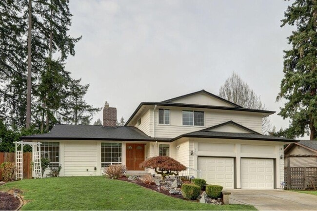 Spacious 4 Bedroom/3ba Bath Bellevue Home Available Now! - Spacious 4 Bedroom/3ba Bath Bellevue Home Available Now!
