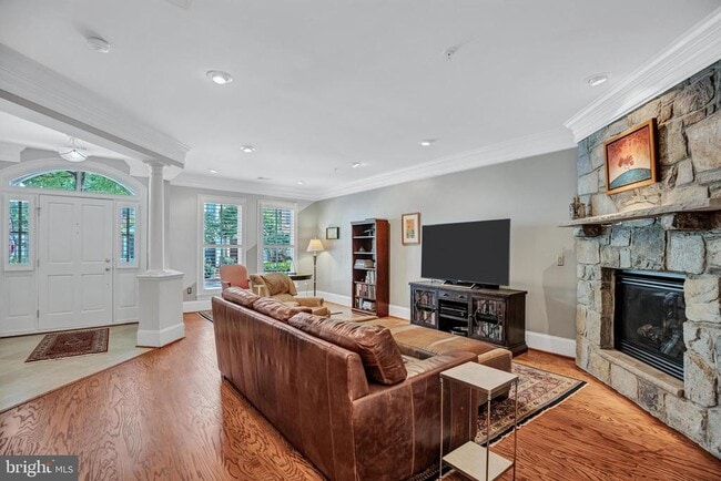 Foto del edificio - 708 Day Ln