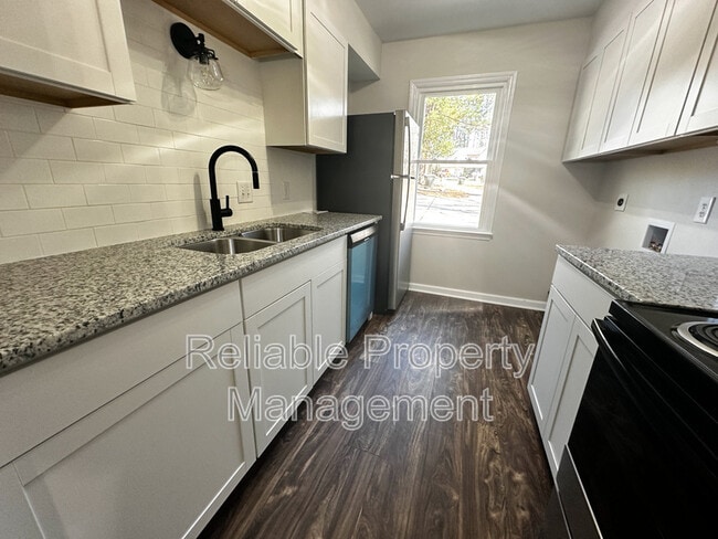 Building Photo - 102 Stowe Pl