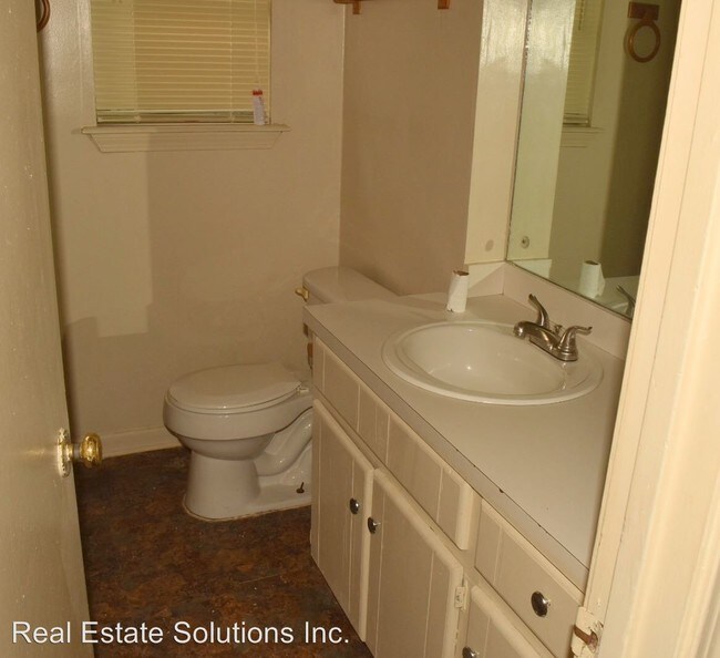 Building Photo - 921 Glastonbury Cir