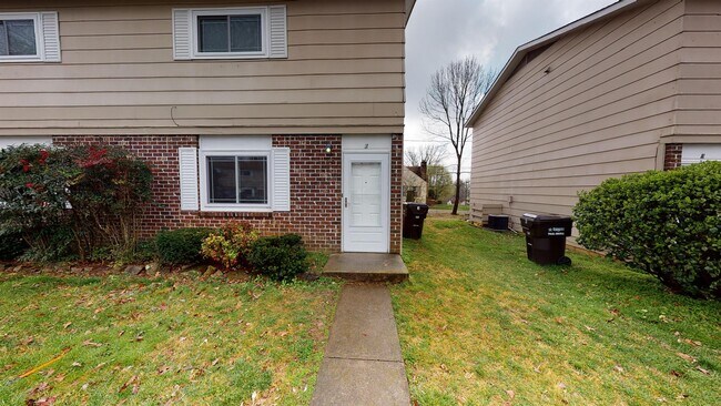 Building Photo - 2708 Bridalwood Dr