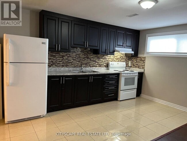 Photo du bâtiment - 2 Leslie St