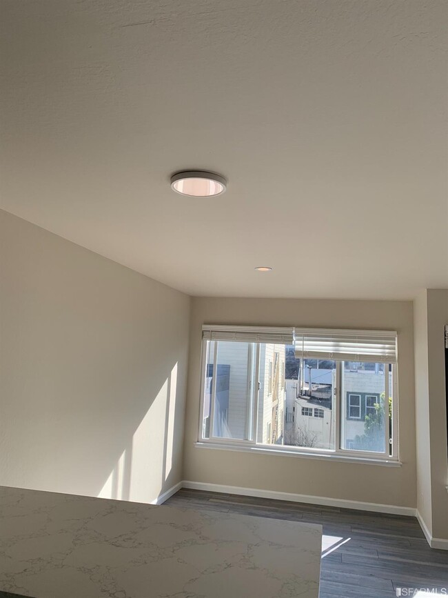 Building Photo - 407 29th St